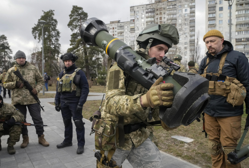 Ukraine loay hoay tìm cách ngăn buôn lậu vũ khí phương Tây -0