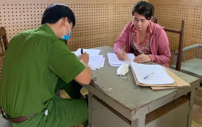 Nổ quen biết nhiều, dùng chiêu lừa chạy việc làm để chiếm đoạt gần 1 tỷ đồng -0