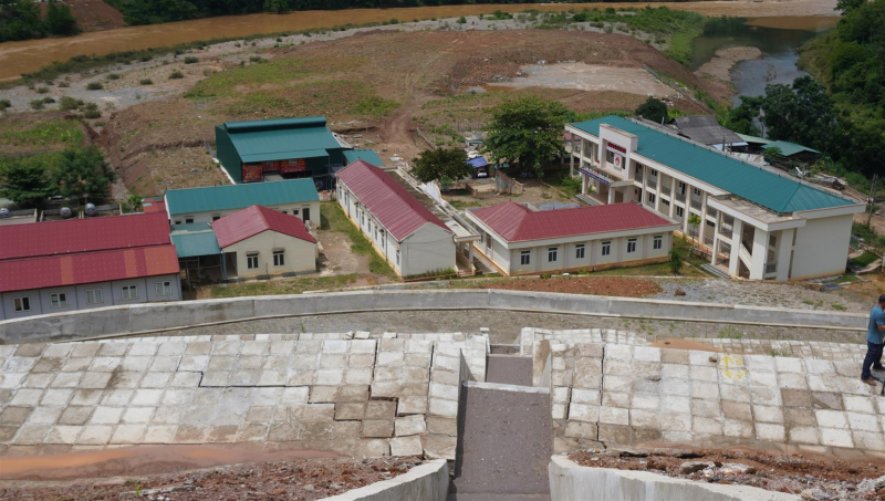 Dự án chống sạt lở gần 40 tỷ vừa làm xong đã hư hỏng -0