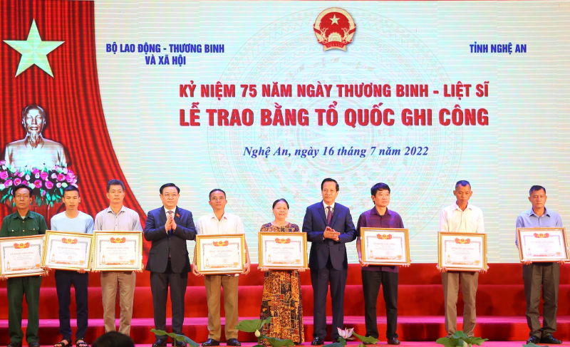 Trang trọng Lễ kỷ niệm 75 năm Ngày Thương binh-Liệt sỹ và trao Bằng Tổ quốc ghi công năm 2022 -0