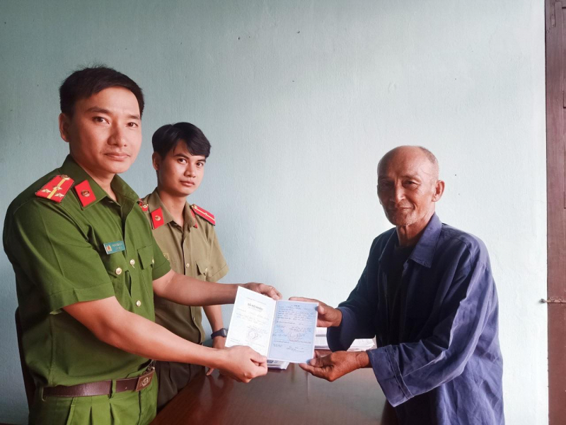 Bình yên bên cửa biển Tư Hiền -0