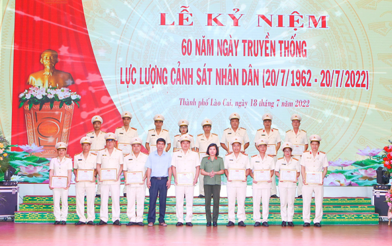 Công an các địa phương tổ chức  Lễ kỷ niệm 60 năm Ngày truyền thống lực lượng Cảnh sát nhân dân -0