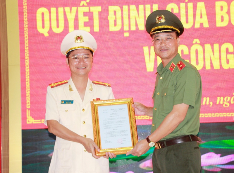 Công an Nghệ An có 2 tân Phó giám đốc -0