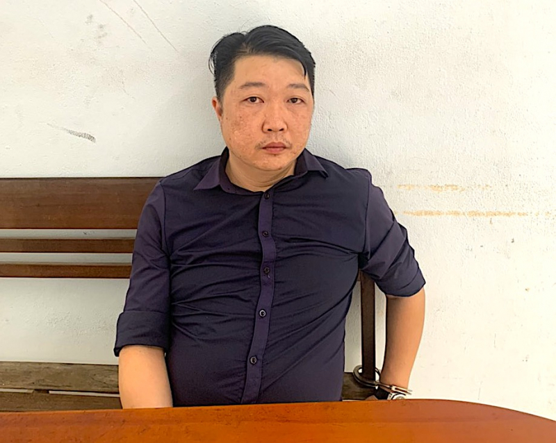 Lao xe vào Công an để… ra oai  -0