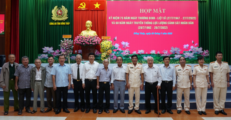 Công an Đồng Tháp kỷ niệm 60 năm ngày truyền thống lực lượng CSND -0