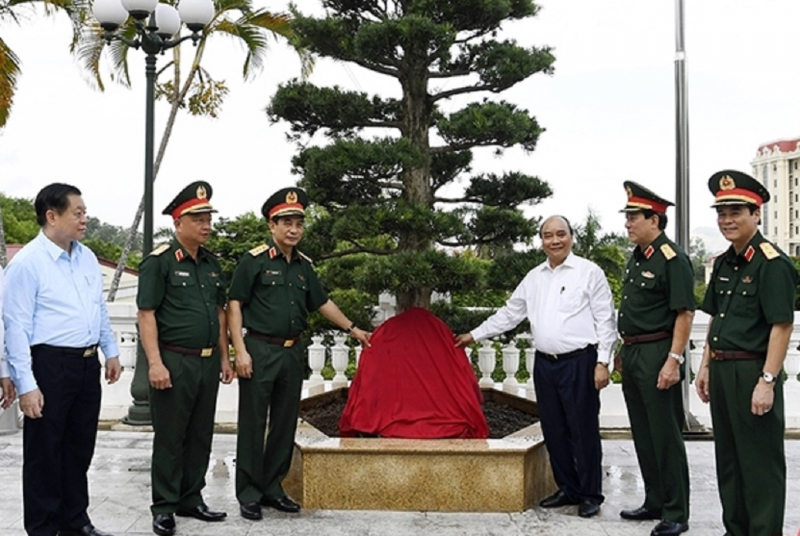 Chủ tịch nước Nguyễn Xuân Phúc dự Hội thảo khoa học “Lý luận - Thực tiễn về bảo vệ Tổ quốc trong tình hình mới” tại Hải Phòng -0