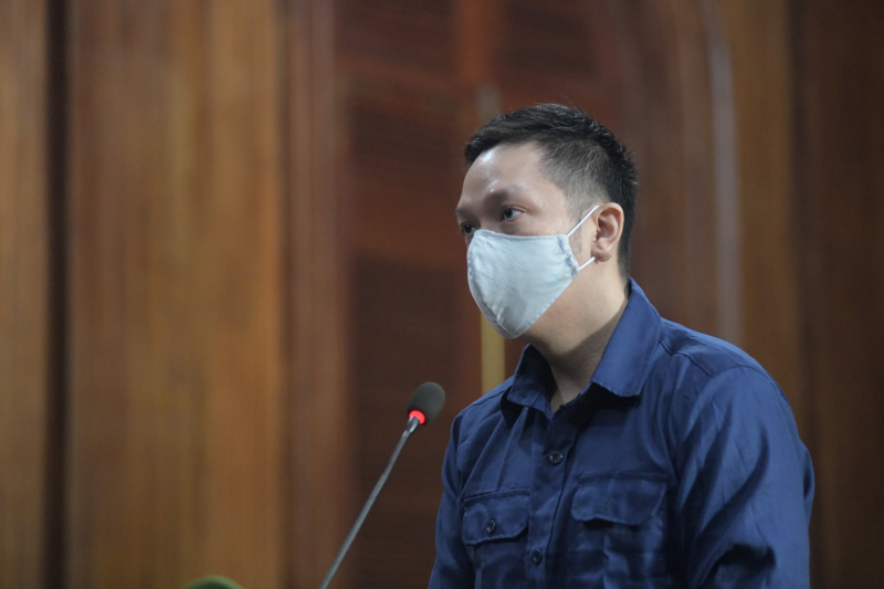 Vụ cha đẻ và “dì ghẻ” bạo hành bé gái 8 tuổi: Phiên tòa của sự phẫn nộ -0