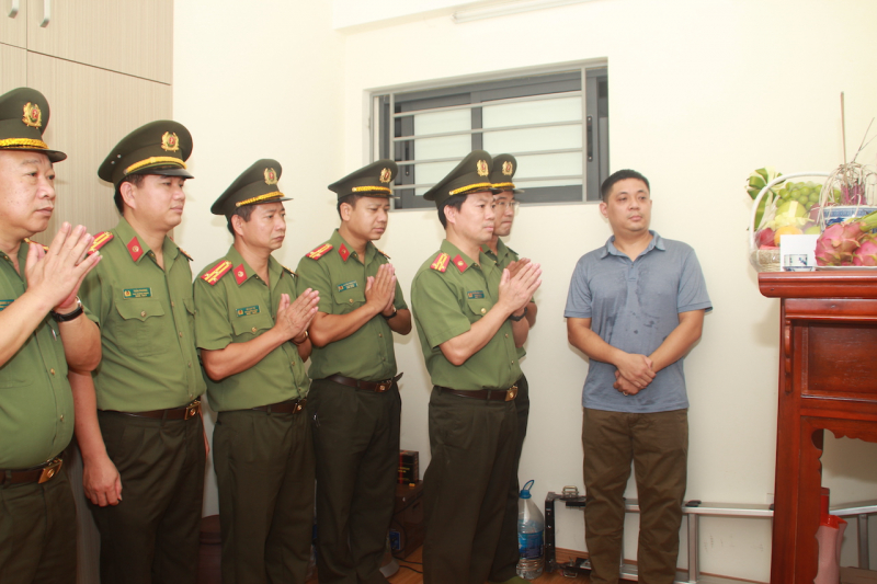 Cụm thi đua số 2, Bộ Công an tổ chức thăm hỏi, tặng quà thân nhân cán bộ, chiến sĩ là thương binh, liệt sỹ  -0