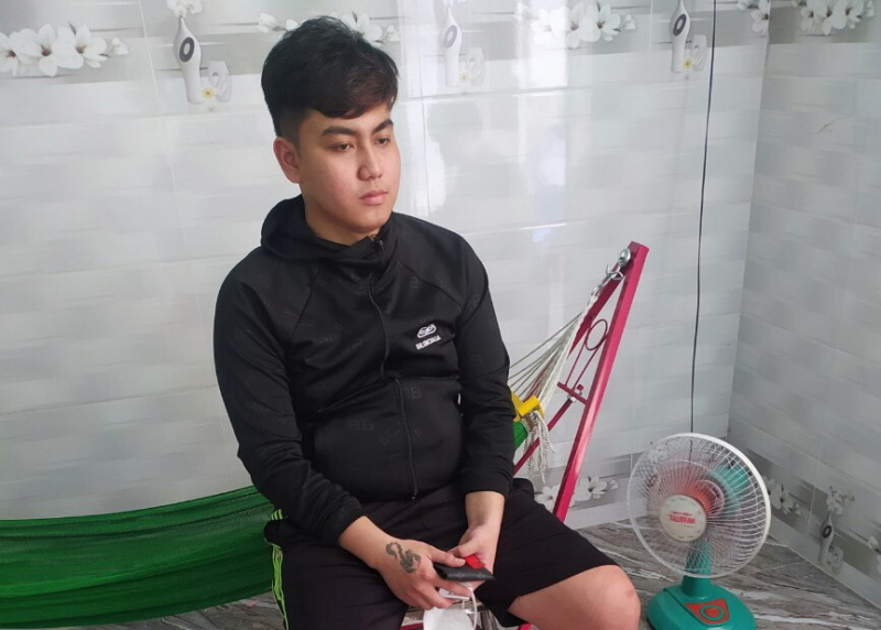     Vượt gần 600 km, đấu tranh khám phá “xưởng” sản xuất giấy tờ giả. -1