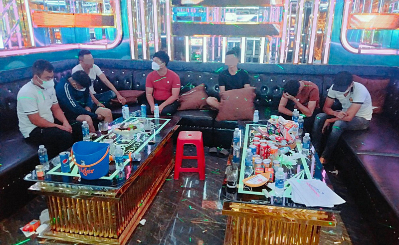 Phát hiện 28 đối tượng dương tính với ma túy trong quán karaoke Mr. Rìn -0