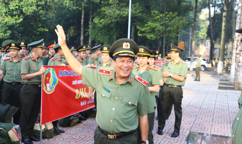 Gần 300 cán bộ, giảng viên và học viên ANND “3 cùng” với người dân -0