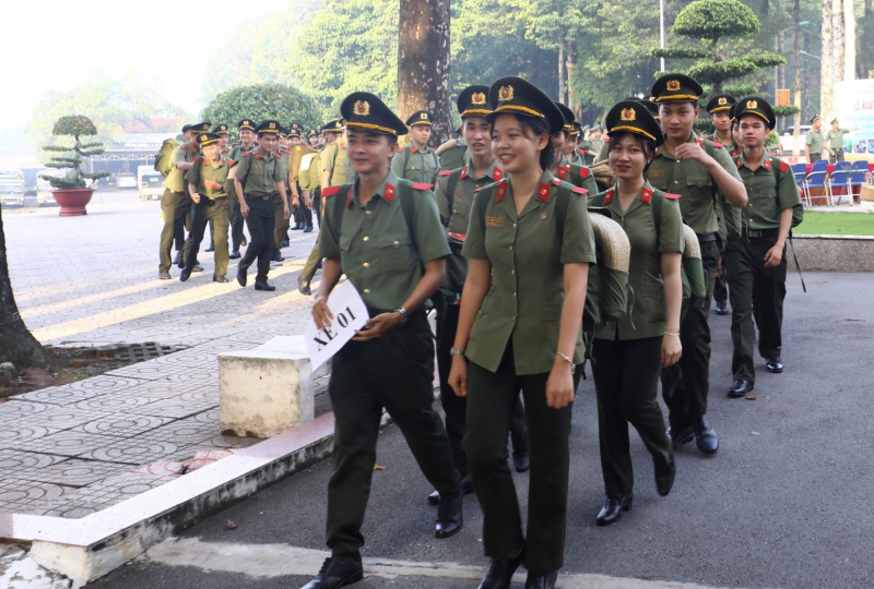 Gần 300 cán bộ, giảng viên và học viên ANND “3 cùng” với người dân -0