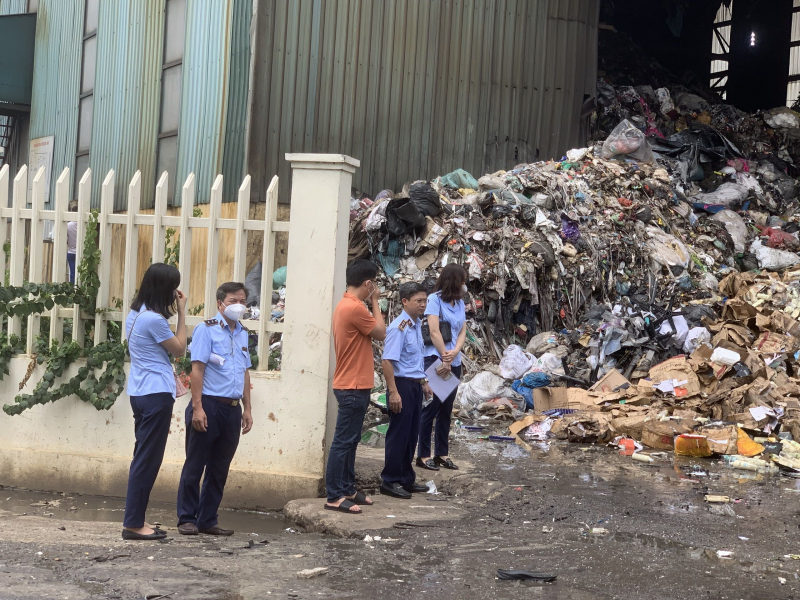 Tiêu hủy gần 8 tấn mỹ phẩm nhập lậu, trị giá hơn 2,4 tỷ đồng -0