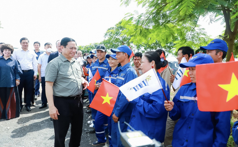Thủ tướng Phạm Minh Chính thăm vùng sản xuất nông nghiệp công nghệ cao tại tỉnh Nghệ An -0