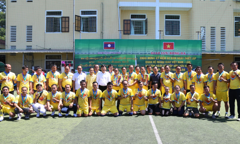 Giao lưu văn hóa, văn nghệ, TDTT với Công an 5 tỉnh nước bạn Lào -0