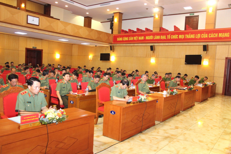 Tổ chức sinh hoạt chính trị chào mừng 77 năm Ngày truyền thống lực lương CAND -0