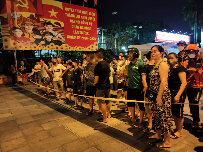 1 người tử vong sau tai nạn liên hoàn giữa 4 ô tô và 6 xe máy -0