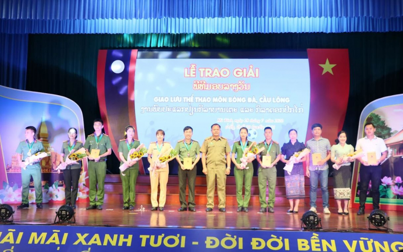 Đặc sắc chương trình giao lưu văn nghệ Việt Nam - Lào -0