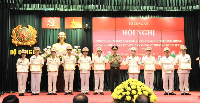 People's Public Security Forces consider gratitude-returning activities a heart imperative -0