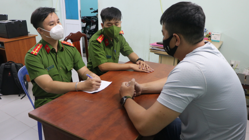 “Có dấu hiệu chống người thi hành công vụ” trong vụ bác sĩ bị hành hung -0