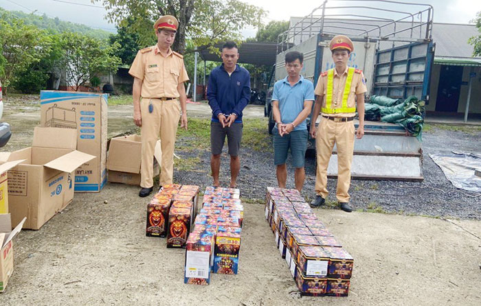 Ngăn chặn pháo lậu tập kết từ vùng biên -0