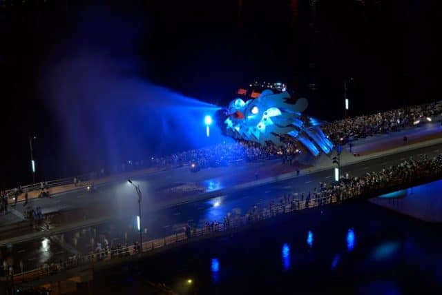 Đà Nẵng: Cầu Rồng tăng tầng xuất phun lửa, phun nước để thu hút du khách  -0