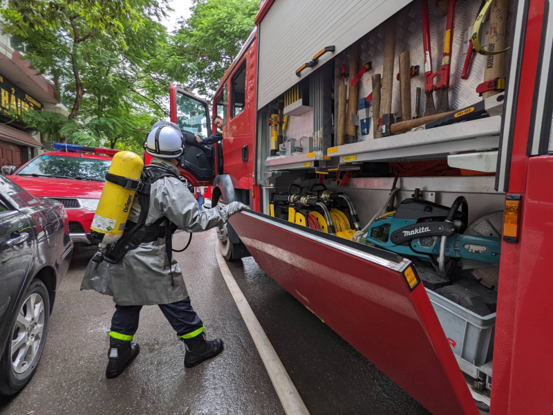 Trước khi hy sinh, 3 chiến sĩ Cảnh sát PCCC đã cứu 8 người thoát khỏi biển lửa -0