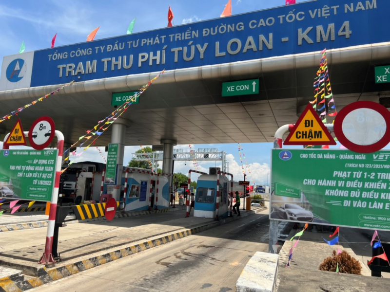 Ngày đầu tiên thực hiện thu phí không dừng đoạn cao tốc Đà Nẵng-Quảng Ngãi: Nhiều tài xế lúng túng quay đầu vì chưa đủ điều kiện  -0