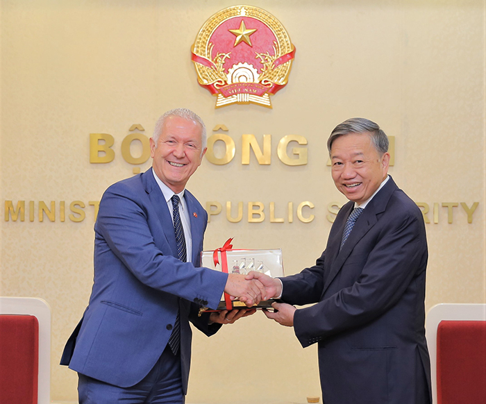 Việt Nam và Thụy Sĩ tăng cường hợp tác phòng, chống tội phạm -0