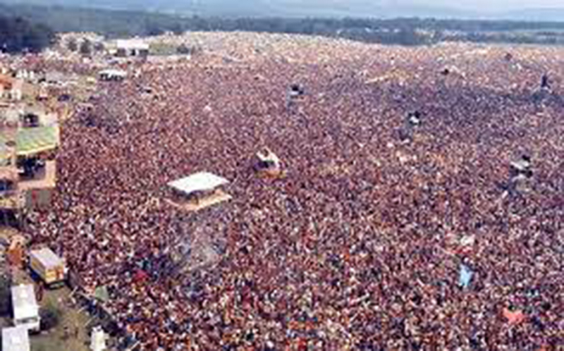 Buổi hòa nhạc có số lượng người tham dự đông nhất -0