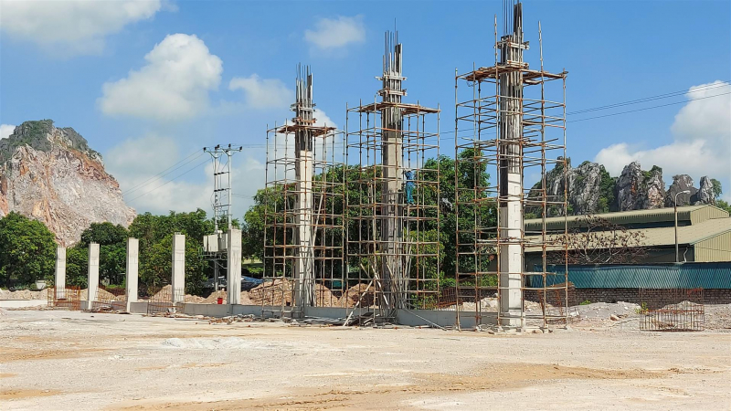 Ngang nhiên san lấp hàng mét vuông đất nông nghiệp làm dự án -0