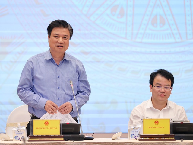 Bộ Giao thông vận tải lý giải vì sao giá xăng giảm mà giá cước chưa giảm -0