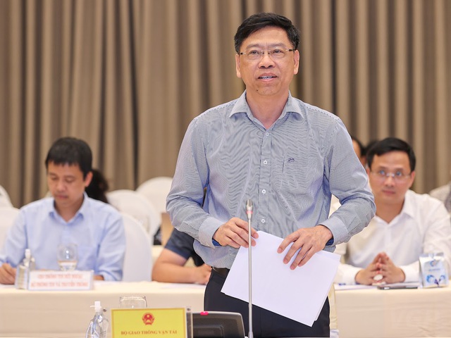 Bộ Giao thông vận tải lý giải vì sao giá xăng giảm mà giá cước chưa giảm -0