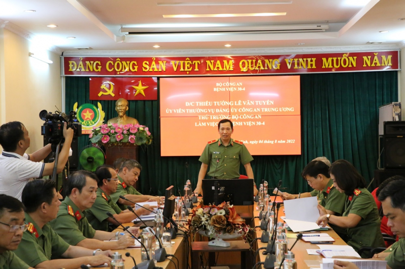 Thứ trưởng Lê Văn Tuyến thăm, làm việc với Bệnh viện 30-4 -0