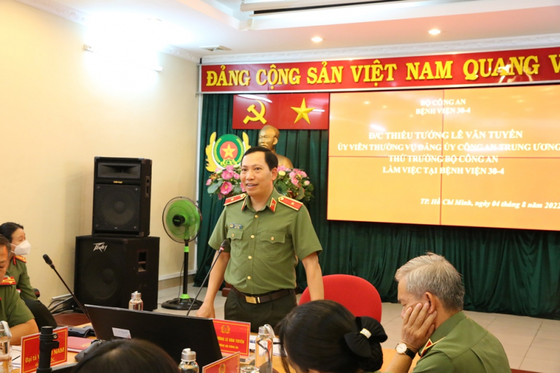 Thứ trưởng Lê Văn Tuyến thăm, làm việc với Bệnh viện 30-4 -0