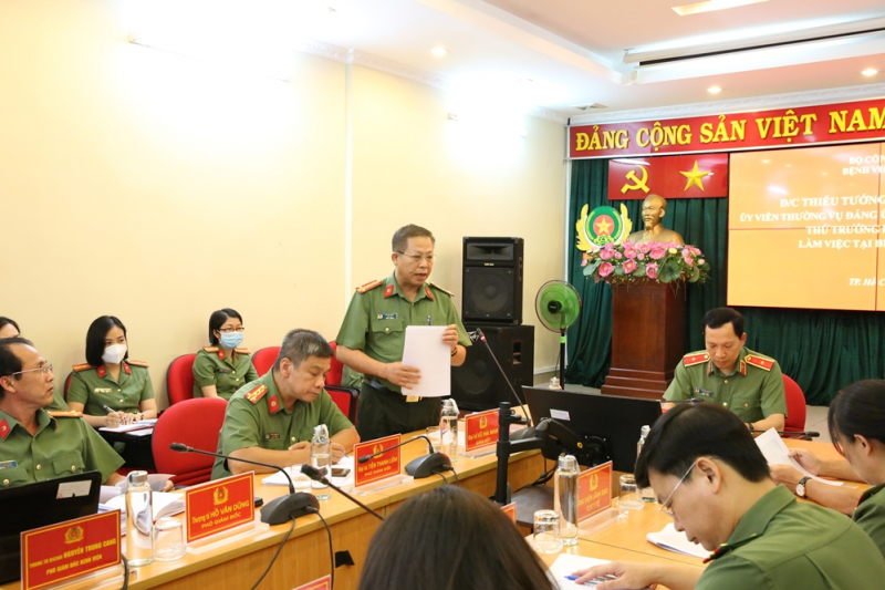 Thứ trưởng Lê Văn Tuyến thăm, làm việc với Bệnh viện 30-4 -0