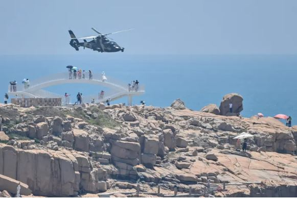 Dàn trực thăng Trung Quốc đổ bộ trong cuộc tập trận 