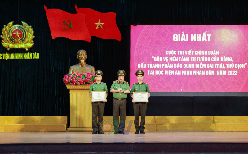 Tổng kết và trao giải cuộc thi viết 