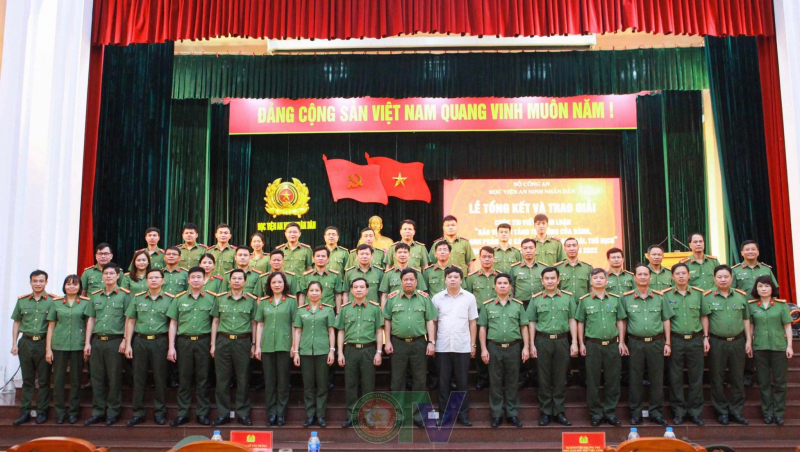 Tổng kết và trao giải cuộc thi viết 