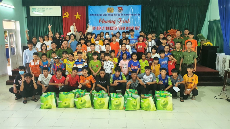 Ngày chiến sĩ tình nguyện “Vì đàn em thân yêu” -0