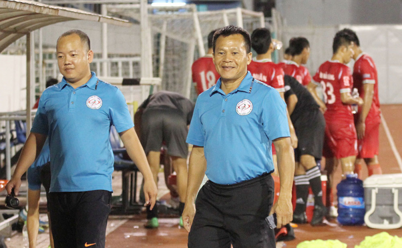 Đường vòng của HLV Lư Đình Tuấn -0