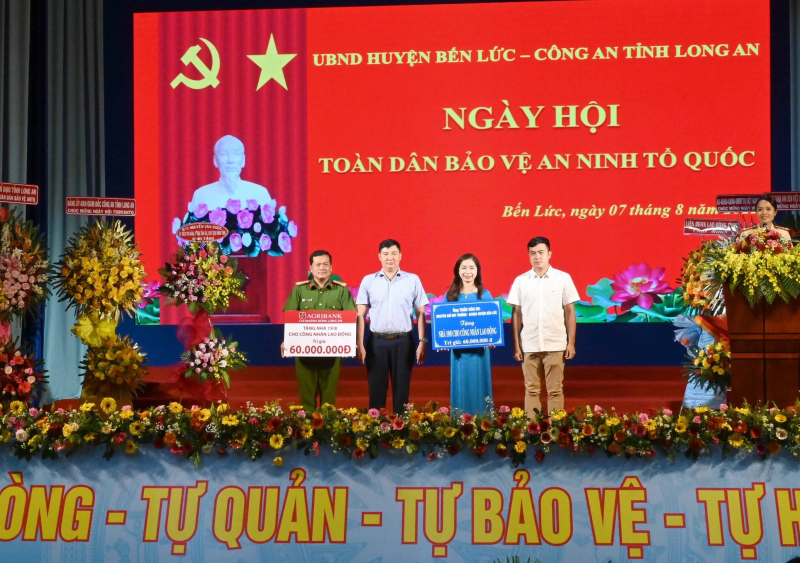 Hàng ngàn tin ANTT có giá trị từ phong trào “Toàn dân bảo vệ an ninh tổ quốc” -0