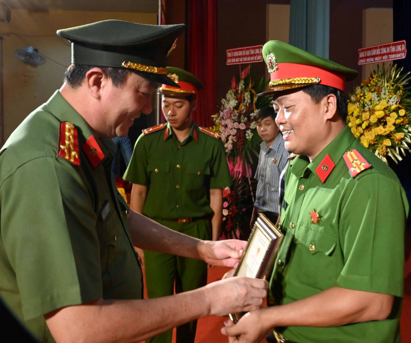 Hàng ngàn tin ANTT có giá trị từ phong trào “Toàn dân bảo vệ an ninh tổ quốc” -0