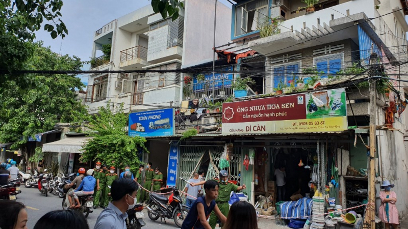 Đà Nẵng: Căn nhà 2 tầng bốc cháy, 3 nạn nhân ngạt khí tử vong  -3