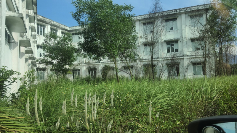 Bệnh viện tuyến tỉnh “tụt hạng”, bị bỏ hoang phế -0