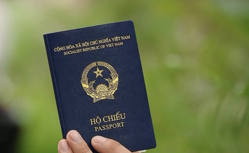 Tây Ban Nha chính thức công nhận hộ chiếu mẫu mới của Việt Nam -0