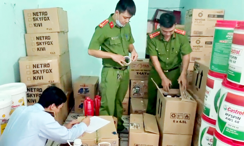 Phát hiện 23.000 lít dầu nhớt tại An Giang có dấu hiệu giả các thương hiệu nổi tiếng -0