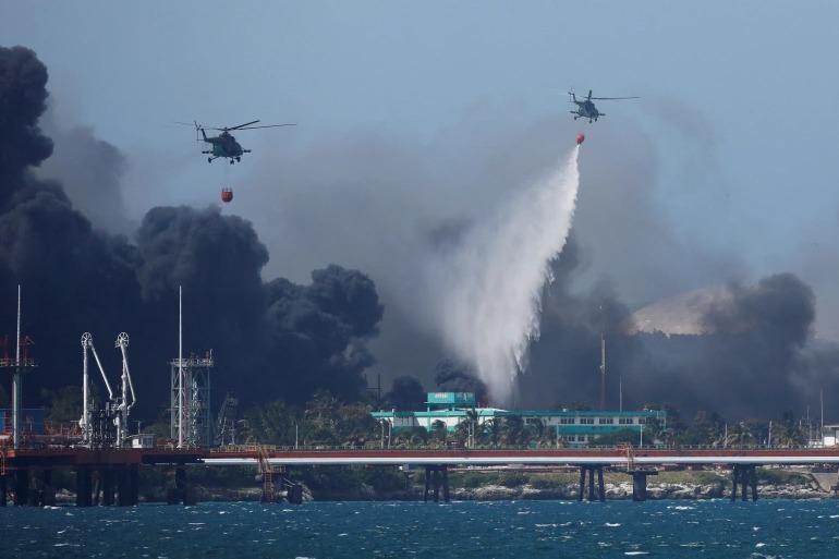 Cuba: Bể chứa dầu thứ ba bắt lửa và đổ sập, khói đen độc hại ngút trời -0