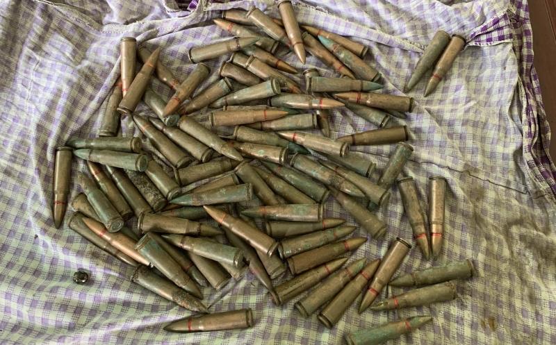  Công an xã vận động người dân tự giác giao nộp 2 khẩu súng -1