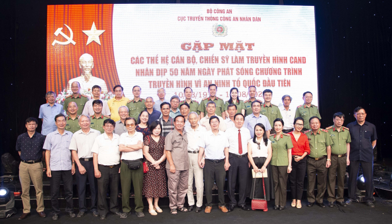 Gặp mặt các thế hệ cán bộ chiến sĩ, phóng viên, biên tập viên nhân Ngày Truyền thống Truyền hình CAND -0